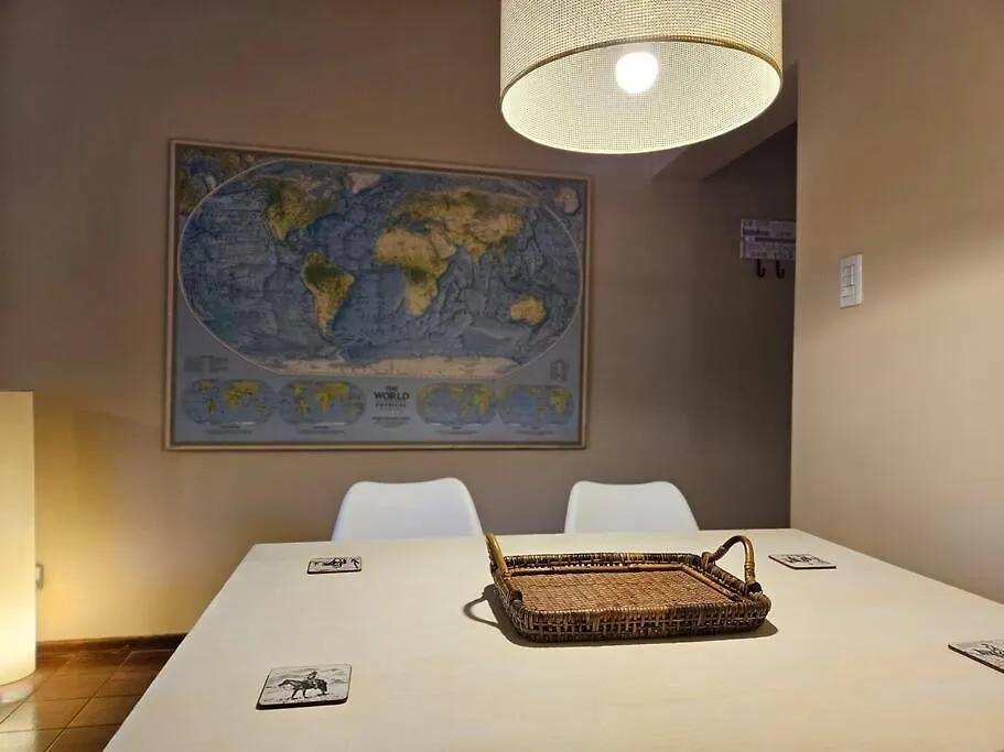Warm House Close To Aristides Street And The Park メンドーサ
