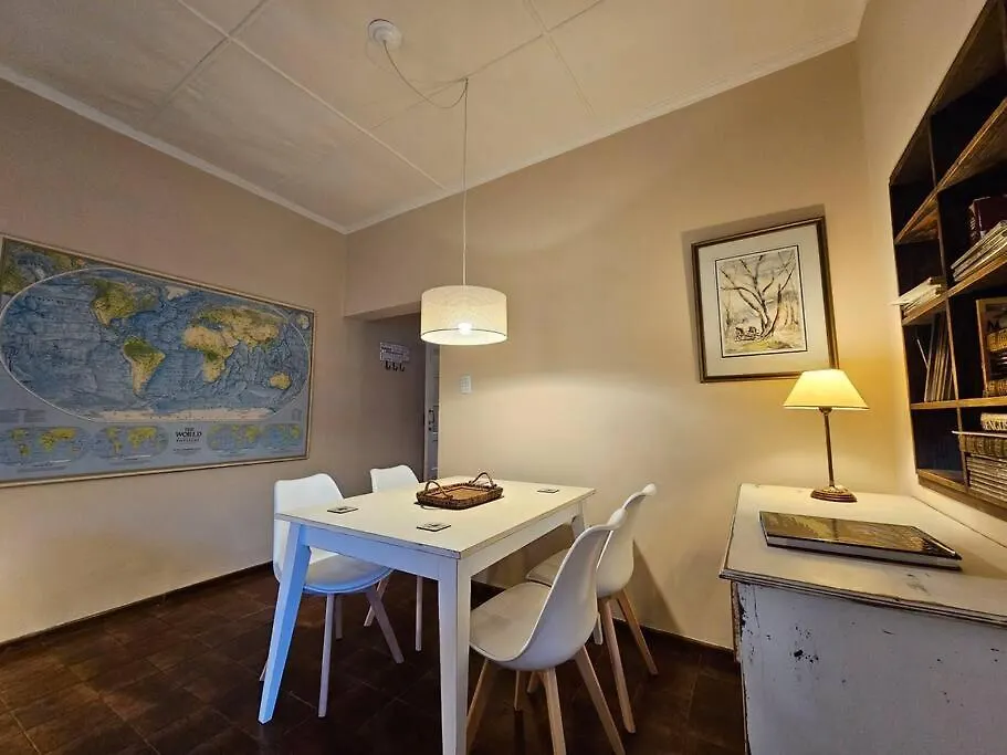 Warm House Close To Aristides Street And The Park メンドーサ